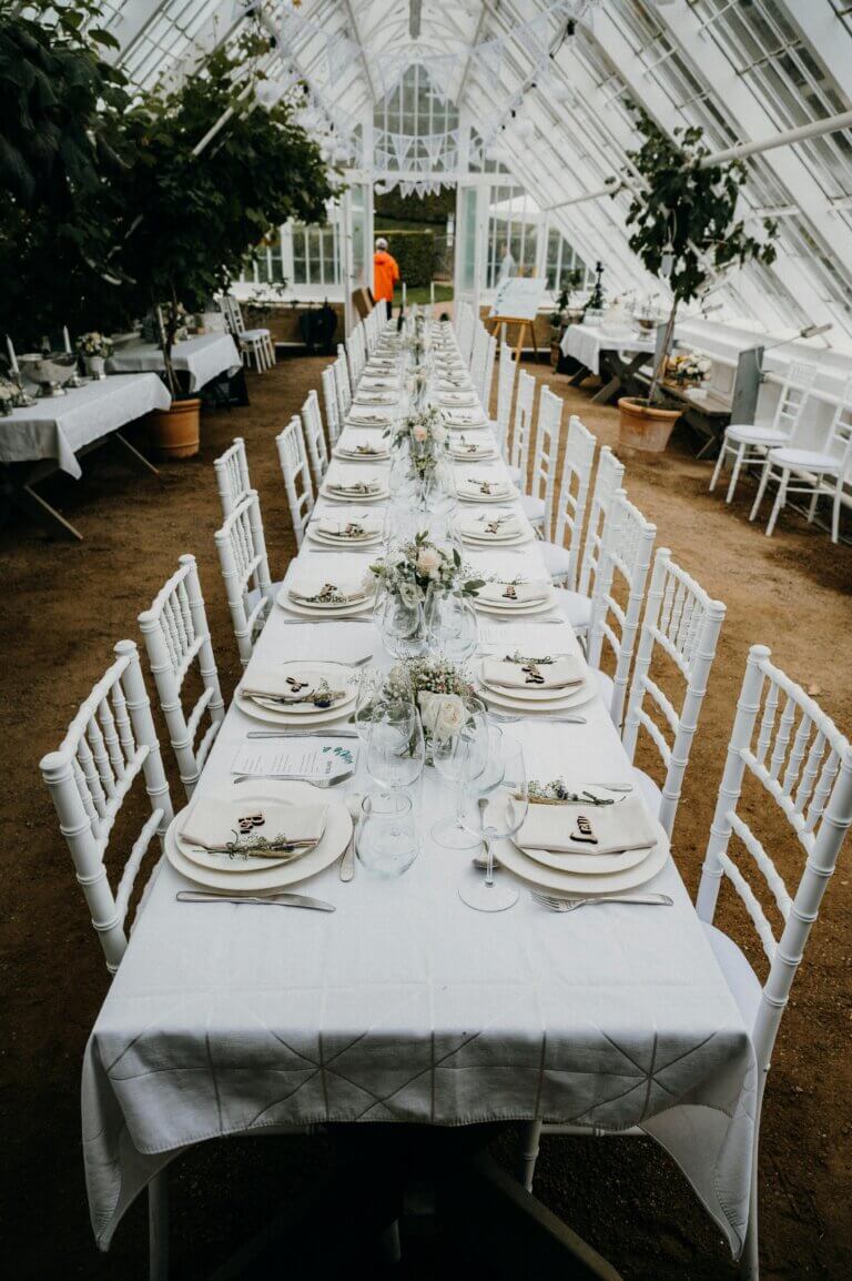 Read more about the article The Ultimate Guide to 2025 Wedding Trends: Sustainability, Personalization, and Immersive Experiences